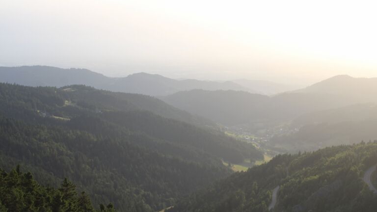 Dieses Bild zeigt eine Webcam-Aufnahme vom Achertal, aufgenommen am Mittwoch, den 25.06.2025 um 20:40 Uhr. Die Temperatur betrug 25.2°C.