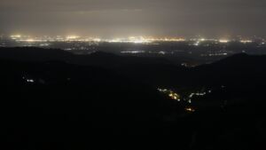 Dieses Bild zeigt eine Webcam-Aufnahme vom Achertal, aufgenommen am Mittwoch, den 16.07.2025 um 01:30 Uhr. Die Temperatur betrug 12.7°C.