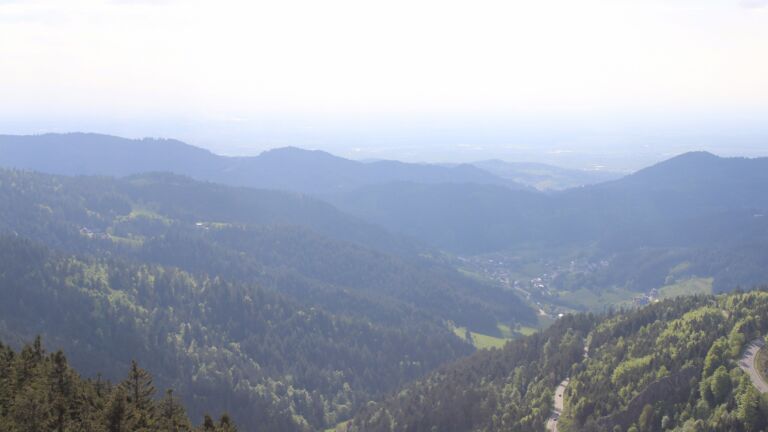 Dieses Bild zeigt eine Webcam-Aufnahme vom Achertal, aufgenommen am Mittwoch, den 07.05.2025 um 17:50 Uhr. Die Temperatur betrug 8.6°C.