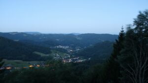 Dieses Bild zeigt eine Webcam-Aufnahme vom Achertal, aufgenommen am Freitag, den 10.07.2026 um 04:50 Uhr. Die Temperatur betrug 18.5°C.