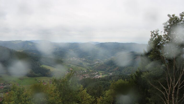 Dieses Bild zeigt eine Webcam-Aufnahme vom Achertal, aufgenommen am Freitag, den 09.10.2026 um 16:30 Uhr. Die Temperatur betrug 7.7°C.