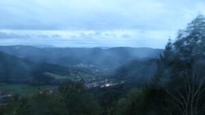 Dieses Bild zeigt eine Webcam-Aufnahme vom Achertal, aufgenommen am Donnerstag, den 08.10.2026 um 07:20 Uhr. Die Temperatur betrug 13.1°C.