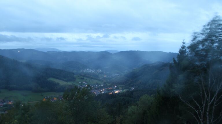 Dieses Bild zeigt eine Webcam-Aufnahme vom Achertal, aufgenommen am Donnerstag, den 08.10.2026 um 07:20 Uhr. Die Temperatur betrug 13.1°C.