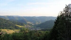 Dieses Bild zeigt eine Webcam-Aufnahme vom Achertal, aufgenommen am Montag, den 01.06.2026 um 20:20 Uhr. Die Temperatur betrug 20.3°C.