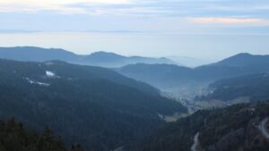 Dieses Bild zeigt eine Webcam-Aufnahme vom Achertal, aufgenommen am Donnerstag, den 05.02.2026 um 17:20 Uhr. Die Temperatur betrug 4.2°C.