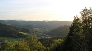 Dieses Bild zeigt eine Webcam-Aufnahme vom Achertal, aufgenommen am Montag, den 21.09.2026 um 19:00 Uhr. Die Temperatur betrug 16.9°C.