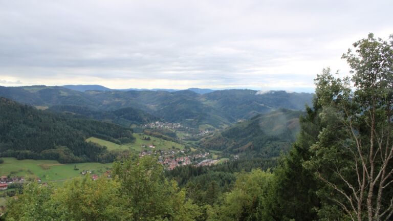 Dieses Bild zeigt eine Webcam-Aufnahme vom Achertal, aufgenommen am Freitag, den 18.09.2026 um 15:30 Uhr. Die Temperatur betrug 12.8°C.