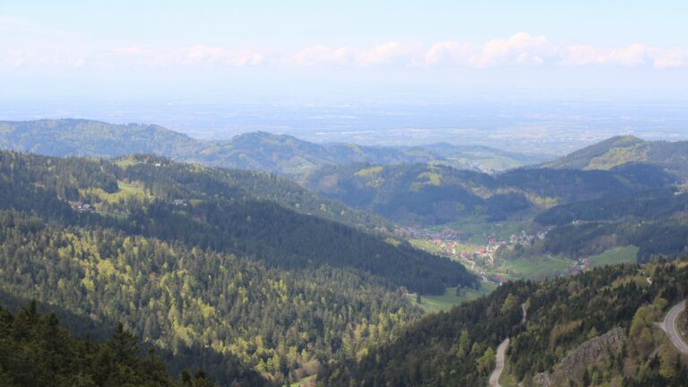 Dieses Bild zeigt eine Webcam-Aufnahme vom Achertal, aufgenommen am Montag, den 20.04.2026 um 12:40 Uhr. Die Temperatur betrug 7.3°C.