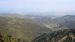 Dieses Bild zeigt eine Webcam-Aufnahme vom Achertal, aufgenommen am Dienstag, den 28.04.2026 um 07:50 Uhr. Die Temperatur betrug 10.4°C.