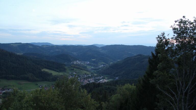 Dieses Bild zeigt eine Webcam-Aufnahme vom Achertal, aufgenommen am Donnerstag, den 17.09.2026 um 19:50 Uhr. Die Temperatur betrug 15.3°C.