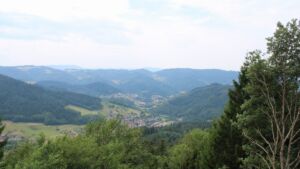 Dieses Bild zeigt eine Webcam-Aufnahme vom Achertal, aufgenommen am Mittwoch, den 15.07.2026 um 13:00 Uhr. Die Temperatur betrug 22°C.