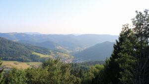 Dieses Bild zeigt eine Webcam-Aufnahme vom Achertal, aufgenommen am Samstag, den 01.08.2026 um 19:20 Uhr. Die Temperatur betrug 27.3°C.