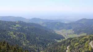 Dieses Bild zeigt eine Webcam-Aufnahme vom Achertal, aufgenommen am Sonntag, den 26.04.2026 um 14:50 Uhr. Die Temperatur betrug 14.8°C.