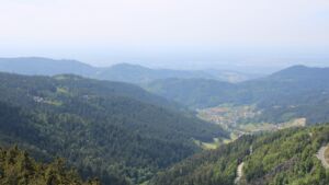 Dieses Bild zeigt eine Webcam-Aufnahme vom Achertal, aufgenommen am Montag, den 19.05.2025 um 14:40 Uhr. Die Temperatur betrug 17.6°C.