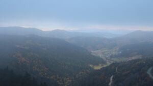 Dieses Bild zeigt eine Webcam-Aufnahme vom Achertal, aufgenommen am Mittwoch, den 15.10.2025 um 08:40 Uhr. Die Temperatur betrug 4.8°C.