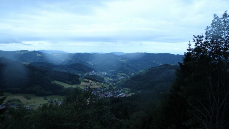 Dieses Bild zeigt eine Webcam-Aufnahme vom Achertal, aufgenommen am Freitag, den 05.06.2026 um 05:20 Uhr. Die Temperatur betrug 9°C.