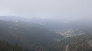 Dieses Bild zeigt eine Webcam-Aufnahme vom Achertal, aufgenommen am Montag, den 13.10.2025 um 14:20 Uhr. Die Temperatur betrug 7.2°C.