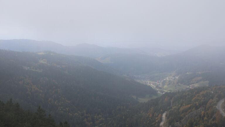 Dieses Bild zeigt eine Webcam-Aufnahme vom Achertal, aufgenommen am Montag, den 13.10.2025 um 14:20 Uhr. Die Temperatur betrug 7.2°C.