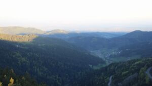 Dieses Bild zeigt eine Webcam-Aufnahme vom Achertal, aufgenommen am Samstag, den 25.04.2026 um 06:50 Uhr. Die Temperatur betrug 12.6°C.