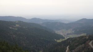 Dieses Bild zeigt eine Webcam-Aufnahme vom Achertal, aufgenommen am Samstag, den 15.11.2025 um 10:00 Uhr. Die Temperatur betrug 10.8°C.