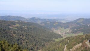 Dieses Bild zeigt eine Webcam-Aufnahme vom Achertal, aufgenommen am Freitag, den 17.04.2026 um 09:10 Uhr. Die Temperatur betrug 11.9°C.