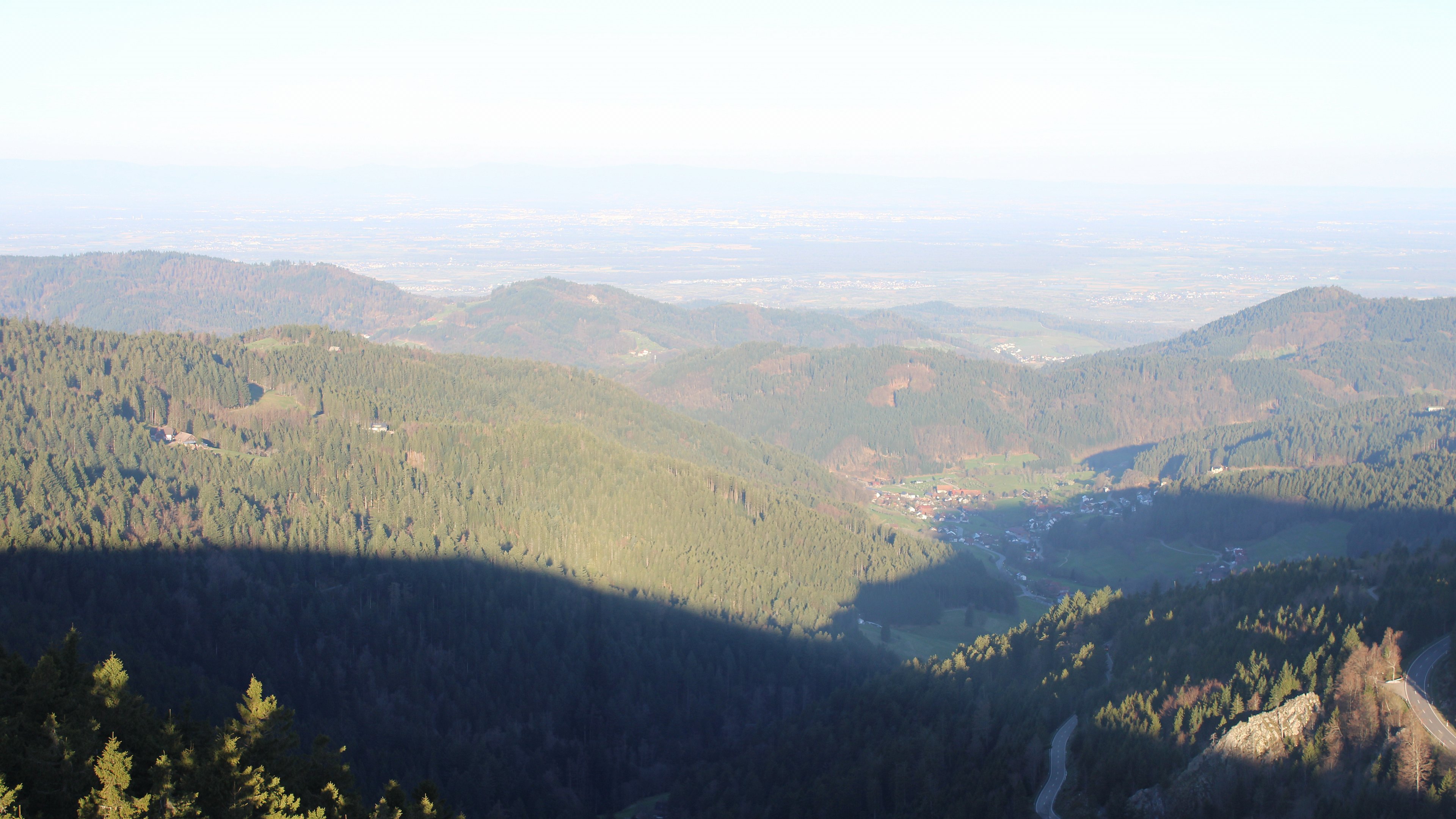 Dieses Bild zeigt eine Webcam-Aufnahme vom Achertal, aufgenommen am Dienstag, den 07.04.2026 um 08:00 Uhr. Die Temperatur betrug 9.6°C.