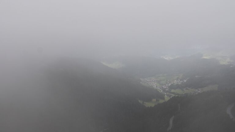 Dieses Bild zeigt eine Webcam-Aufnahme vom Achertal, aufgenommen am Montag, den 15.09.2025 um 09:30 Uhr. Die Temperatur betrug 13.6°C.