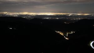 Dieses Bild zeigt eine Webcam-Aufnahme vom Achertal, aufgenommen am Samstag, den 01.11.2025 um 00:00 Uhr. Die Temperatur betrug 11.1°C.