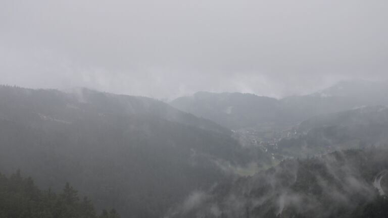 Dieses Bild zeigt eine Webcam-Aufnahme vom Achertal, aufgenommen am Montag, den 28.07.2025 um 09:40 Uhr. Die Temperatur betrug 9.2°C.