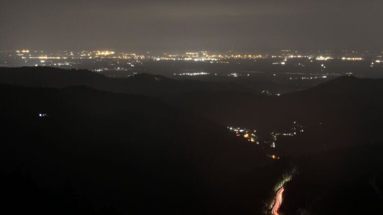 Dieses Bild zeigt eine Webcam-Aufnahme vom Achertal, aufgenommen am Freitag, den 10.04.2026 um 05:20 Uhr. Die Temperatur betrug 7.8°C.