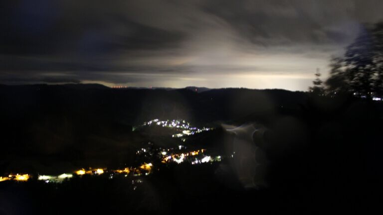 Dieses Bild zeigt eine Webcam-Aufnahme vom Achertal, aufgenommen am Freitag, den 05.06.2026 um 01:00 Uhr. Die Temperatur betrug 10.1°C.