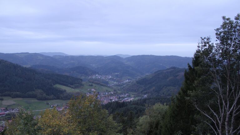Dieses Bild zeigt eine Webcam-Aufnahme vom Achertal, aufgenommen am Montag, den 26.10.2026 um 17:20 Uhr. Die Temperatur betrug 7.2°C.