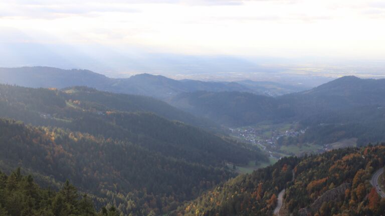Dieses Bild zeigt eine Webcam-Aufnahme vom Achertal, aufgenommen am Mittwoch, den 15.10.2025 um 17:30 Uhr. Die Temperatur betrug 7.9°C.