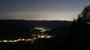 Dieses Bild zeigt eine Webcam-Aufnahme vom Achertal, aufgenommen am Samstag, den 23.05.2026 um 01:00 Uhr. Die Temperatur betrug 19.1°C.