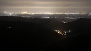 Dieses Bild zeigt eine Webcam-Aufnahme vom Achertal, aufgenommen am Samstag, den 11.04.2026 um 21:40 Uhr. Die Temperatur betrug 11.3°C.