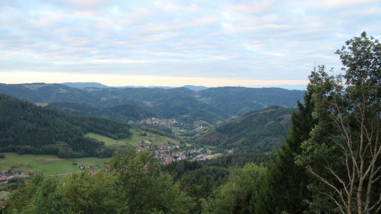 Dieses Bild zeigt eine Webcam-Aufnahme vom Achertal, aufgenommen am Samstag, den 12.09.2026 um 07:30 Uhr. Die Temperatur betrug 15.2°C.