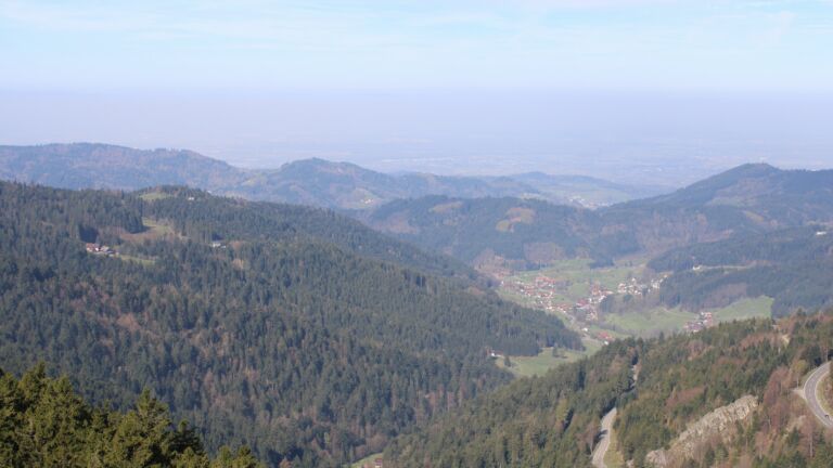 Dieses Bild zeigt eine Webcam-Aufnahme vom Achertal, aufgenommen am Samstag, den 11.04.2026 um 10:10 Uhr. Die Temperatur betrug 11.7°C.