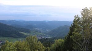 Dieses Bild zeigt eine Webcam-Aufnahme vom Achertal, aufgenommen am Donnerstag, den 24.09.2026 um 18:20 Uhr. Die Temperatur betrug 15.6°C.