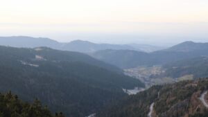 Dieses Bild zeigt eine Webcam-Aufnahme vom Achertal, aufgenommen am Donnerstag, den 01.01.2026 um 15:20 Uhr. Die Temperatur betrug -4.8°C.