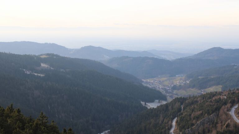 Dieses Bild zeigt eine Webcam-Aufnahme vom Achertal, aufgenommen am Donnerstag, den 01.01.2026 um 15:20 Uhr. Die Temperatur betrug -4.8°C.