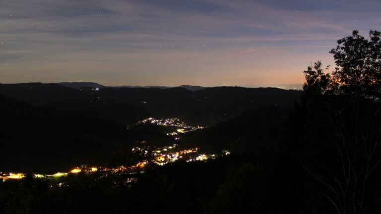 Dieses Bild zeigt eine Webcam-Aufnahme vom Achertal, aufgenommen am Montag, den 21.09.2026 um 20:40 Uhr. Die Temperatur betrug 12.8°C.