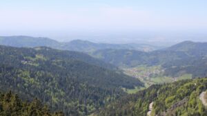 Dieses Bild zeigt eine Webcam-Aufnahme vom Achertal, aufgenommen am Mittwoch, den 29.04.2026 um 13:50 Uhr. Die Temperatur betrug 13.2°C.