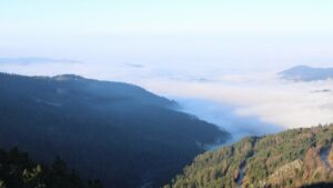 Dieses Bild zeigt eine Webcam-Aufnahme vom Achertal, aufgenommen am Samstag, den 13.12.2025 um 10:10 Uhr. Die Temperatur betrug 10.1°C.