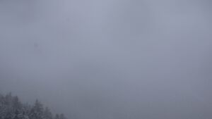 Dieses Bild zeigt eine Webcam-Aufnahme vom Achertal, aufgenommen am Montag, den 24.11.2025 um 12:30 Uhr. Die Temperatur betrug 0°C.