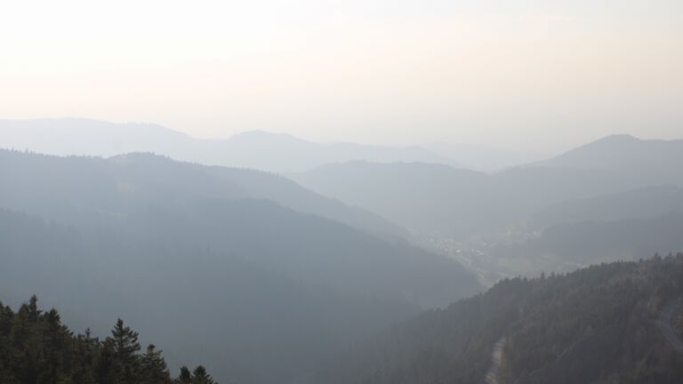 Dieses Bild zeigt eine Webcam-Aufnahme vom Achertal, aufgenommen am Mittwoch, den 18.03.2026 um 17:30 Uhr. Die Temperatur betrug 5°C.