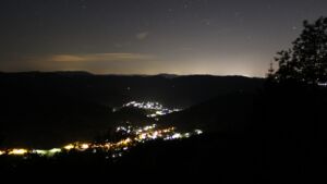 Dieses Bild zeigt eine Webcam-Aufnahme vom Achertal, aufgenommen am Mittwoch, den 13.05.2026 um 00:00 Uhr. Die Temperatur betrug 3.5°C.