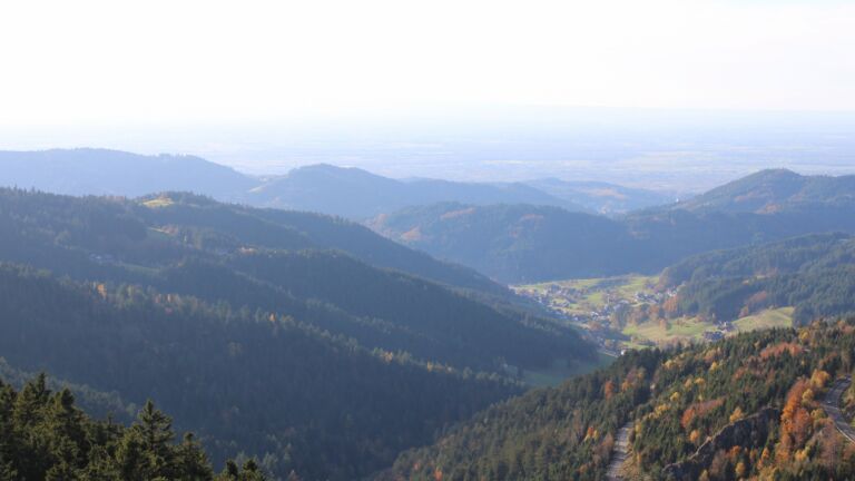 Dieses Bild zeigt eine Webcam-Aufnahme vom Achertal, aufgenommen am Donnerstag, den 30.10.2025 um 15:30 Uhr. Die Temperatur betrug 7.8°C.