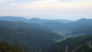 Dieses Bild zeigt eine Webcam-Aufnahme vom Achertal, aufgenommen am Freitag, den 08.05.2026 um 06:30 Uhr. Die Temperatur betrug 5.8°C.