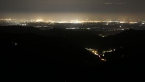 Dieses Bild zeigt eine Webcam-Aufnahme vom Achertal, aufgenommen am Mittwoch, den 17.09.2025 um 22:00 Uhr. Die Temperatur betrug 11.9°C.