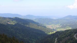 Dieses Bild zeigt eine Webcam-Aufnahme vom Achertal, aufgenommen am Freitag, den 08.05.2026 um 12:20 Uhr. Die Temperatur betrug 11.9°C.
